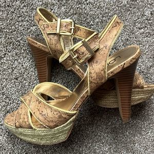 Loft Platform Sandal Size 7.5M